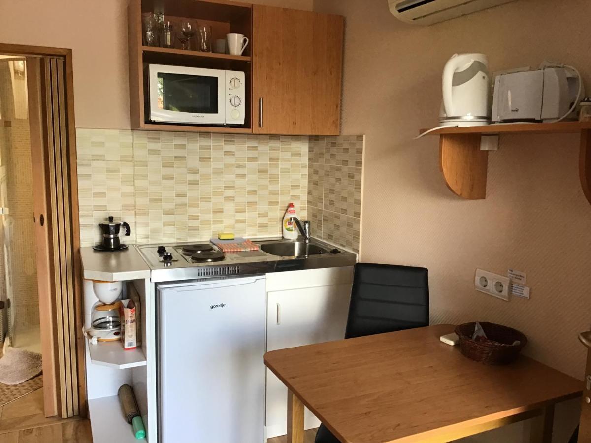 Dravecz Apartman Балатонлеле Екстериор снимка