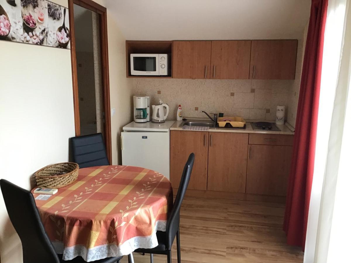 Dravecz Apartman Балатонлеле Екстериор снимка