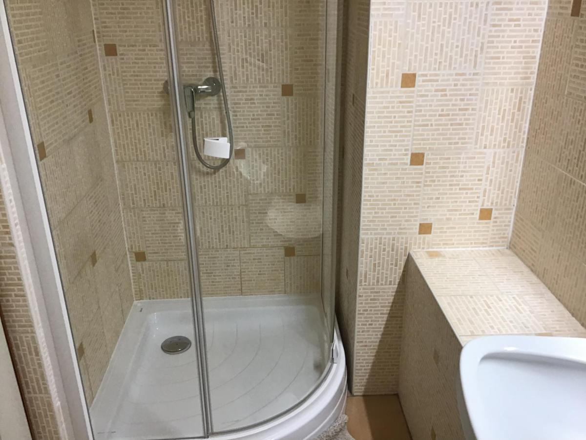 Dravecz Apartman Балатонлеле Екстериор снимка